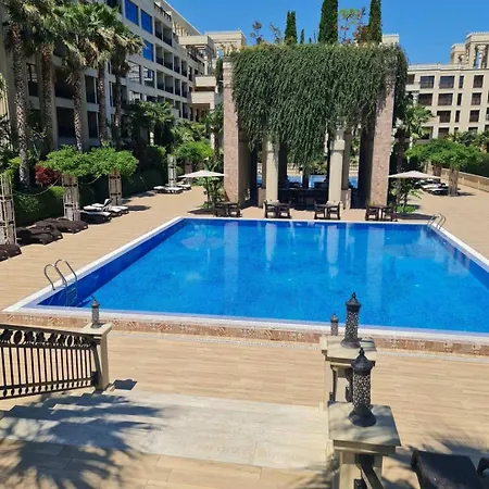 Luxurious - Pool View In Argisht Partez Апартаменти
