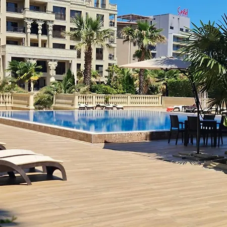 Апартаменти Luxurious - Pool View In Argisht Partez Варна